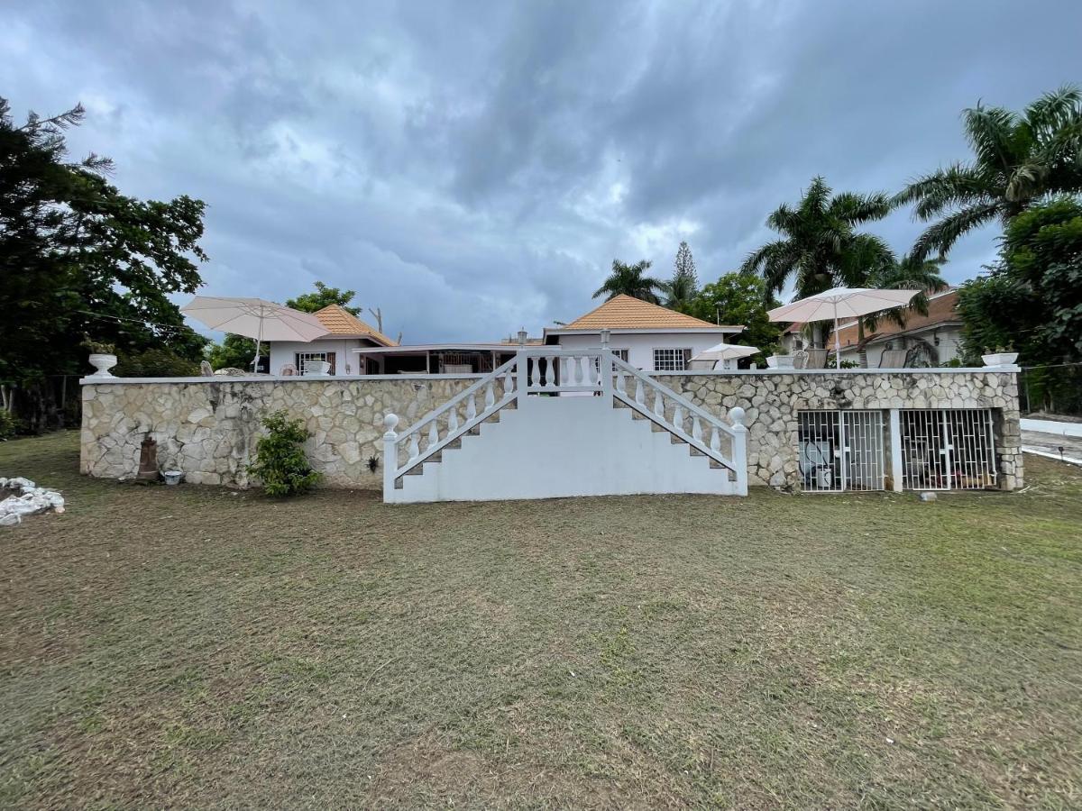 The Lodge @ Peaceful Palms Montego Bay Exterior foto