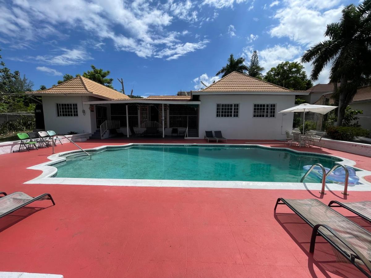 The Lodge @ Peaceful Palms Montego Bay Exterior foto
